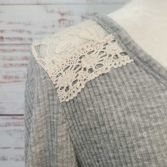 Taylor & Sage Ribbed Babydoll And Lace Top Small Gray Cream - Picture 4 of 12